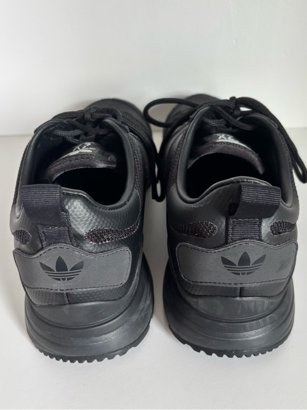 Adidas ZX 700 HD sneakers - Men’s 10 1/2 in black - Picture 3 of 8